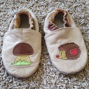 Crib slippers mushroom hedgehog